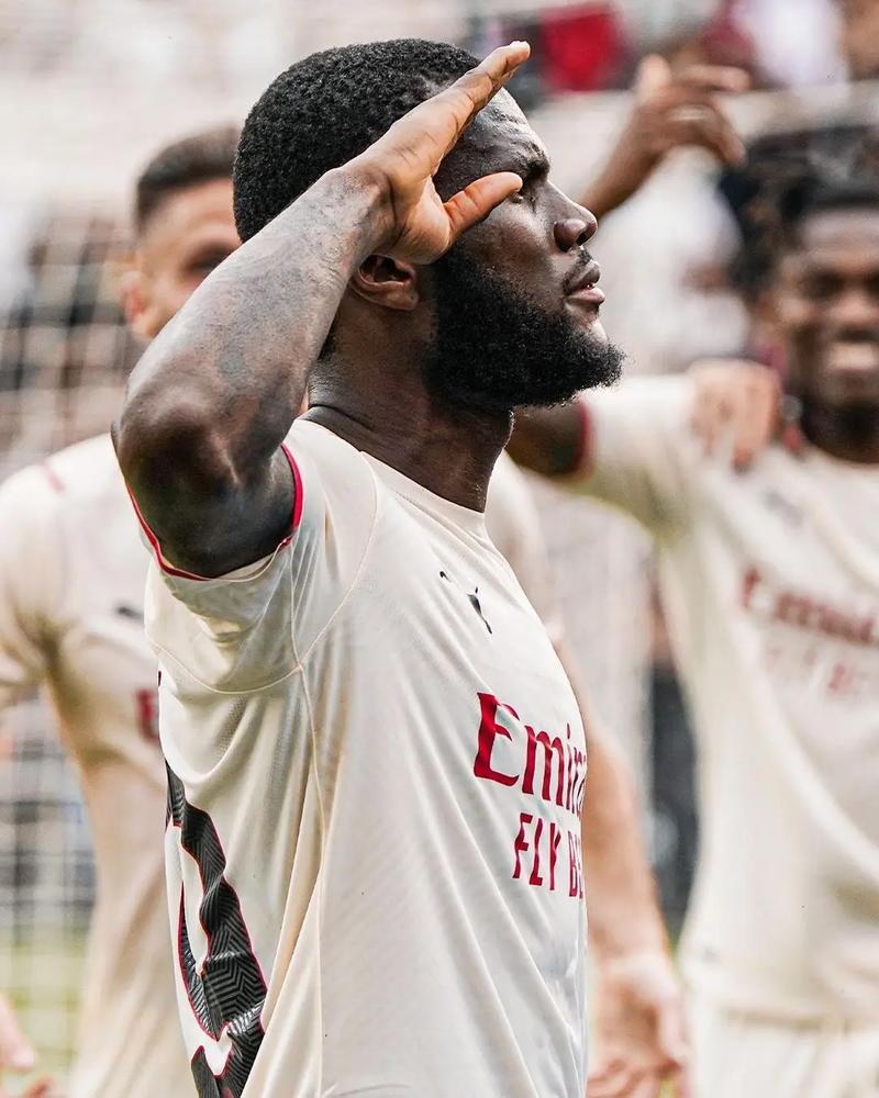 德转统计国家队出场时间前20：C罗、梅西前2，布冯、魔笛上榜