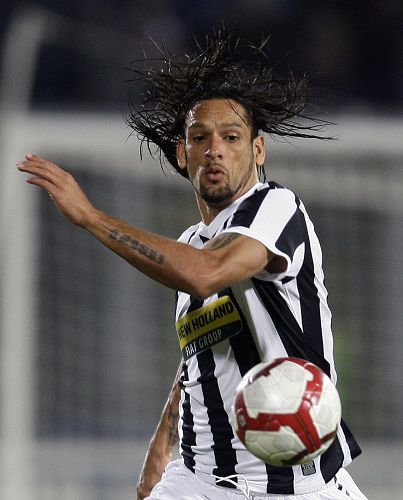 巴萨临时更换发布会人选，德容让位马丁内斯