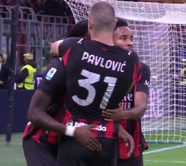 阿超A组第13的里瓦达维亚独立阿根廷杯夺冠，获队史首座冠军奖杯