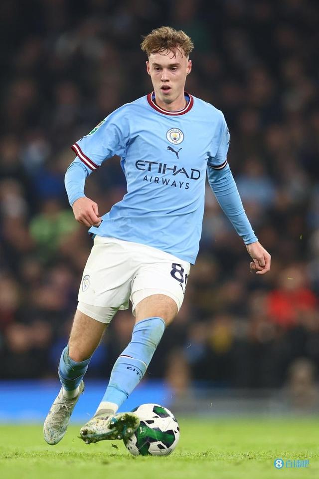 迪乌夫：过去我从没踢过右路，但只要能帮助球队我都愿意去做