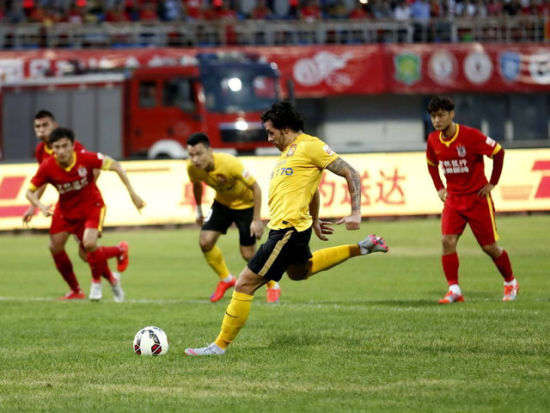 德比即将打响！枪手热刺发布对阵海报：萨卡、西蒙斯等人出镜